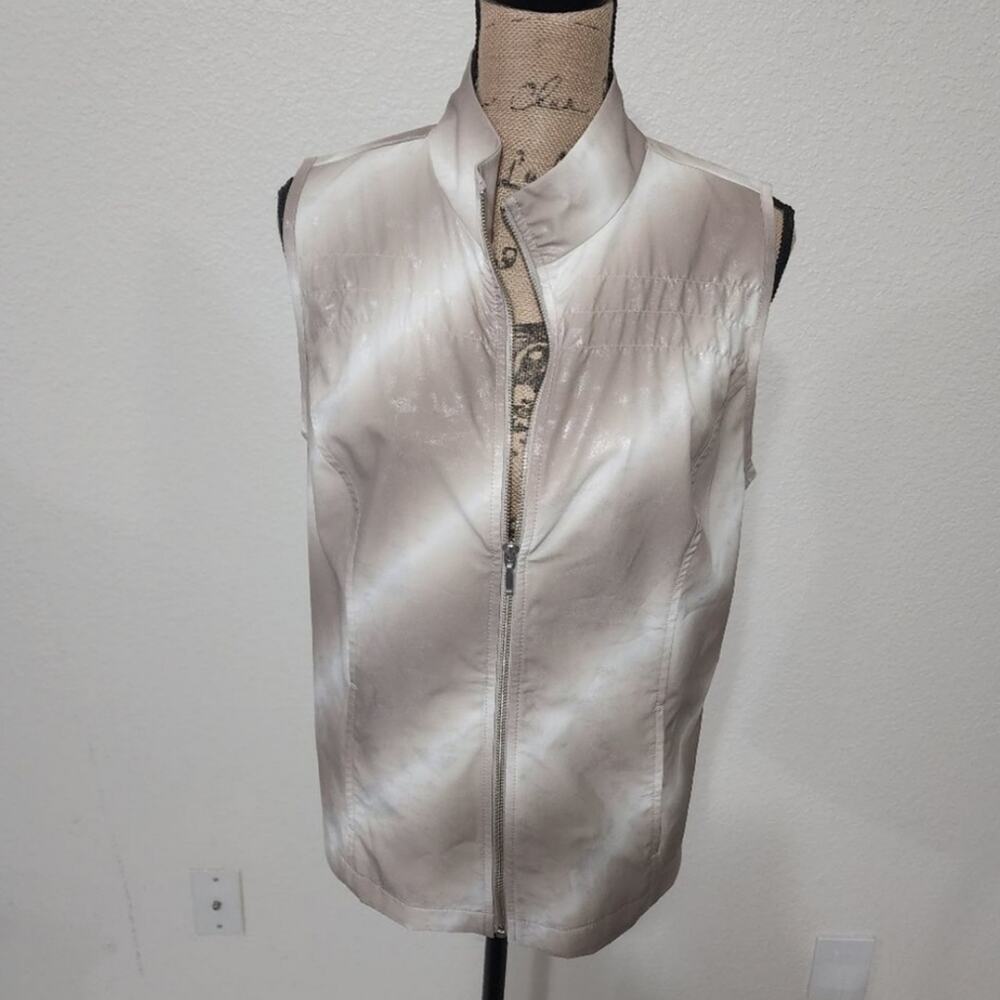 Chico's Zenergy metallic zippered active athletic vest‎ size 1 medium